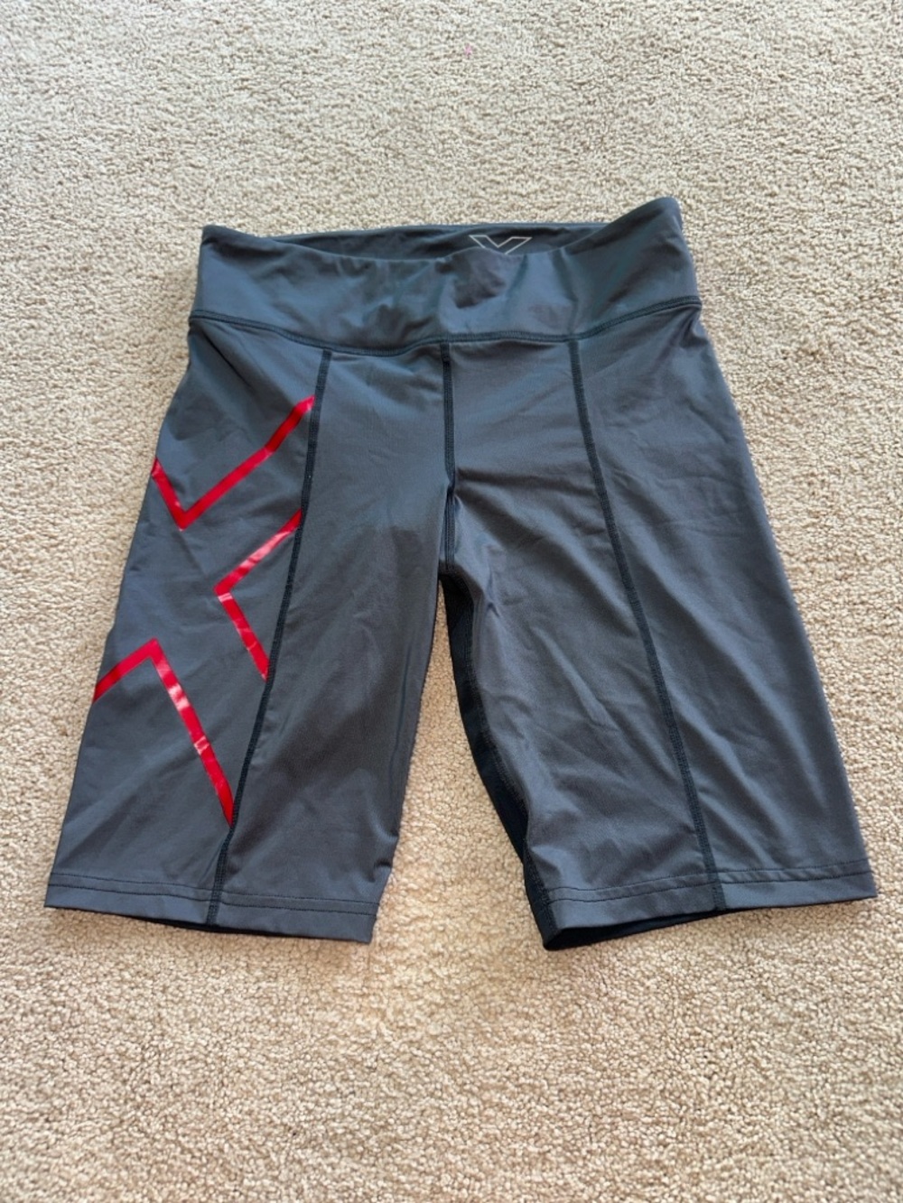 2XU compression shorts